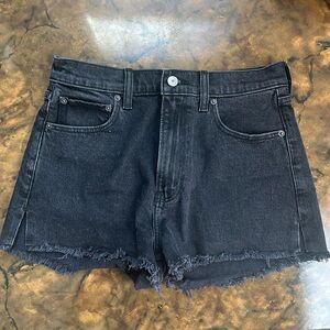 Abercrombie and Fitch, the mom short high-rise